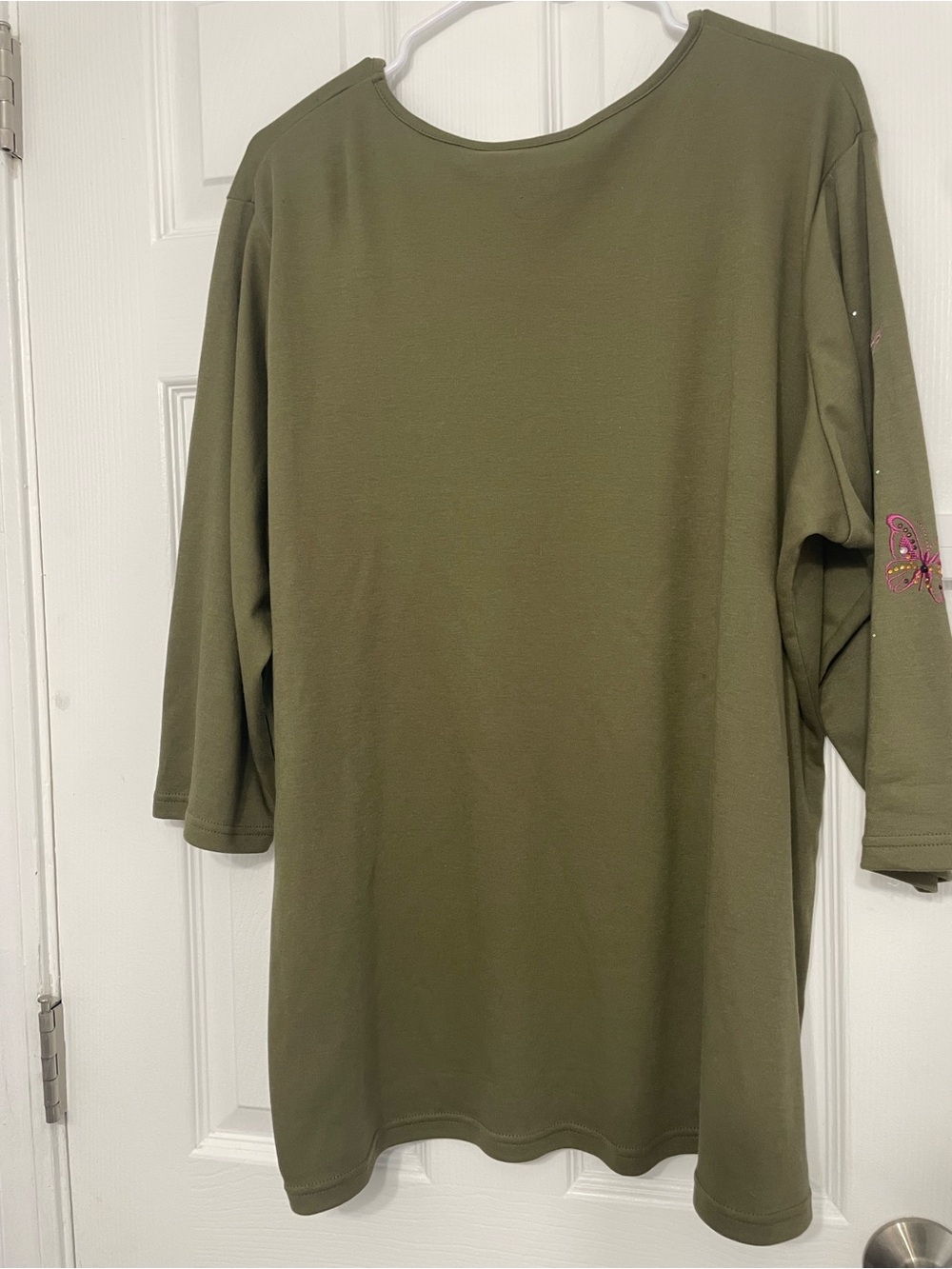 Quacker Factory Olive Green Tunic Top with Butterflies Embellishments 2XL Plus - Picture 3 of 5